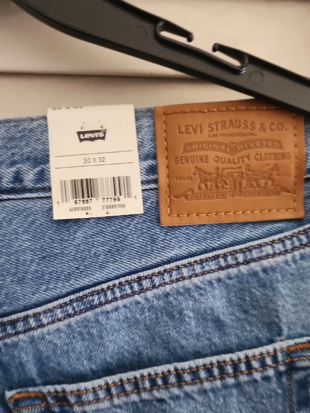 BRAND NEW LEVIS Classic Light Blue RIBCAGE WIDE Leg Jeans IN A SIZE 30 - Picture 6 of 10